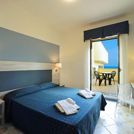 Hotel Delfino Laigueglia Dış mekan fotoğraf