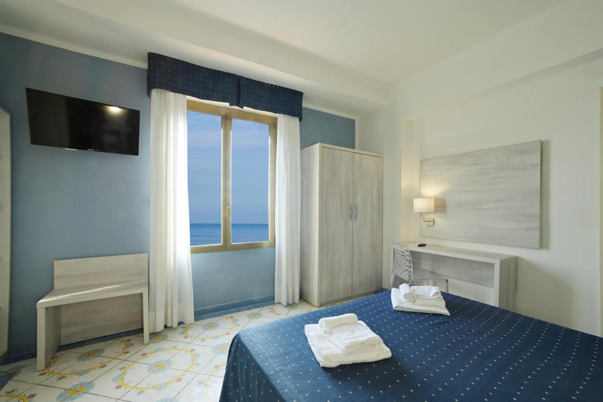 Hotel Delfino Laigueglia Dış mekan fotoğraf