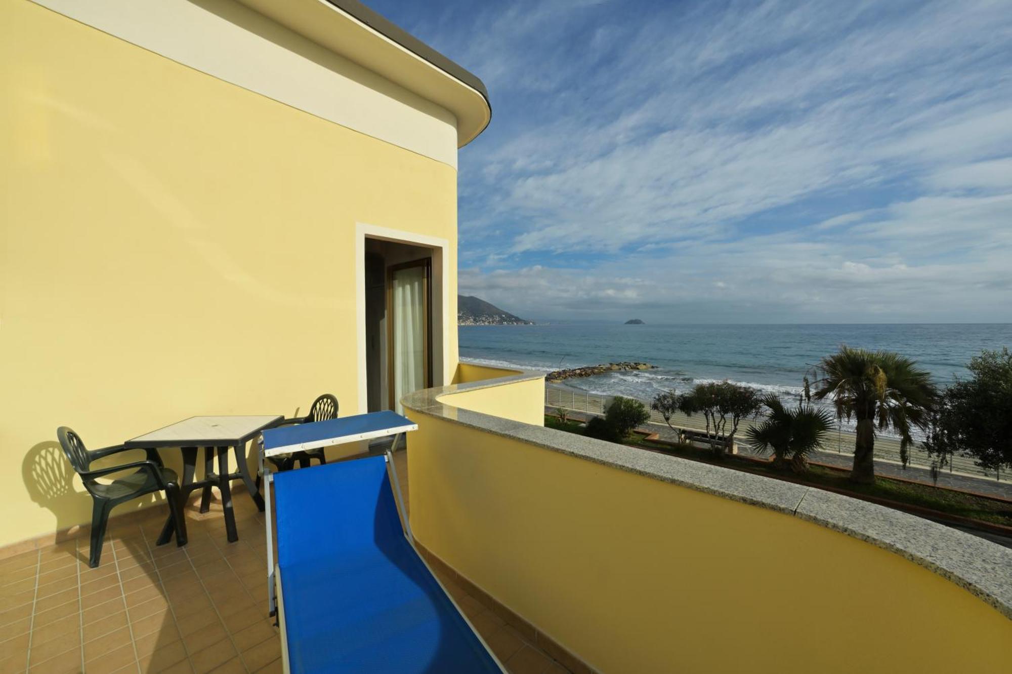 Hotel Delfino Laigueglia Dış mekan fotoğraf