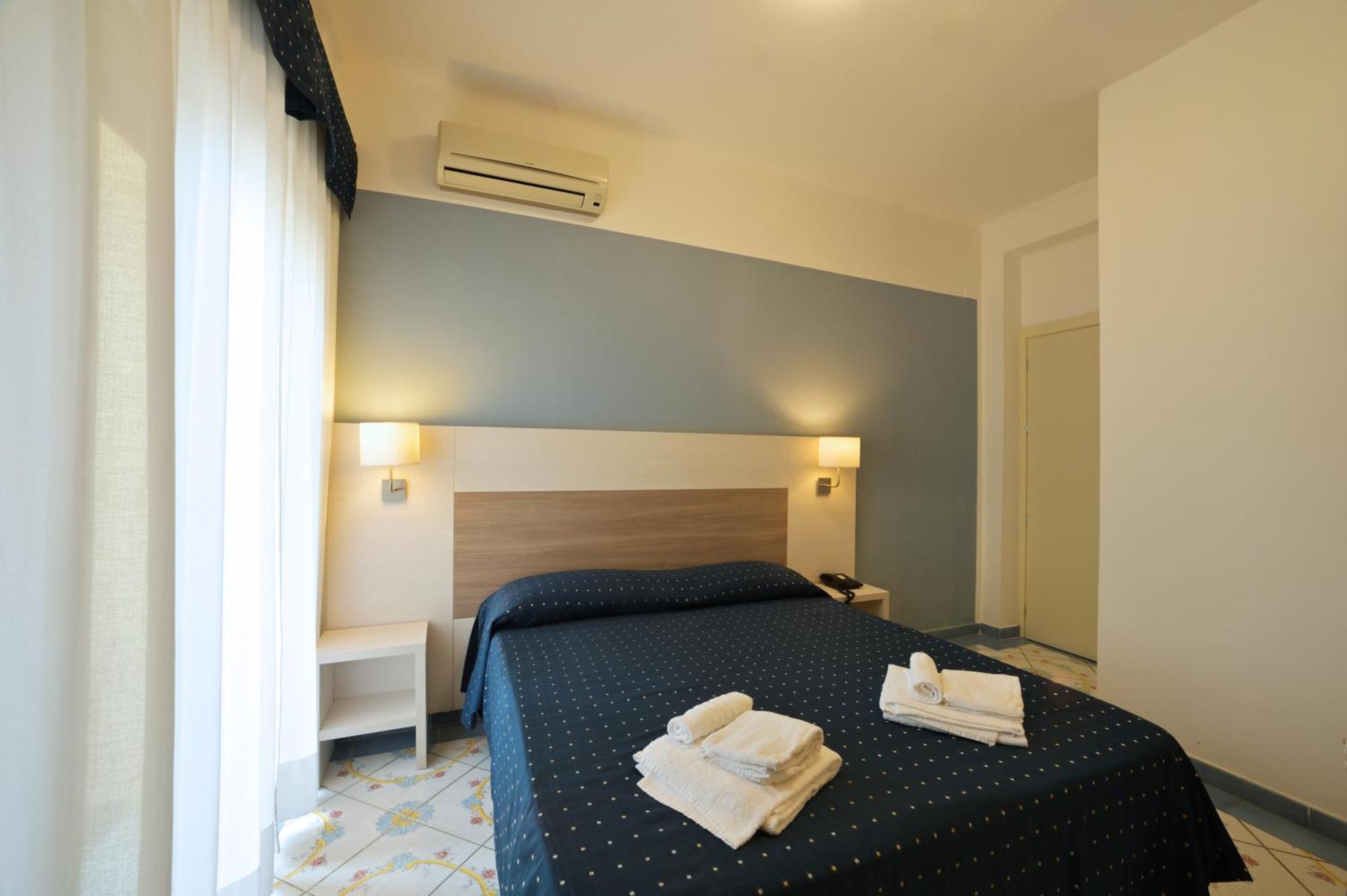 Hotel Delfino Laigueglia Dış mekan fotoğraf
