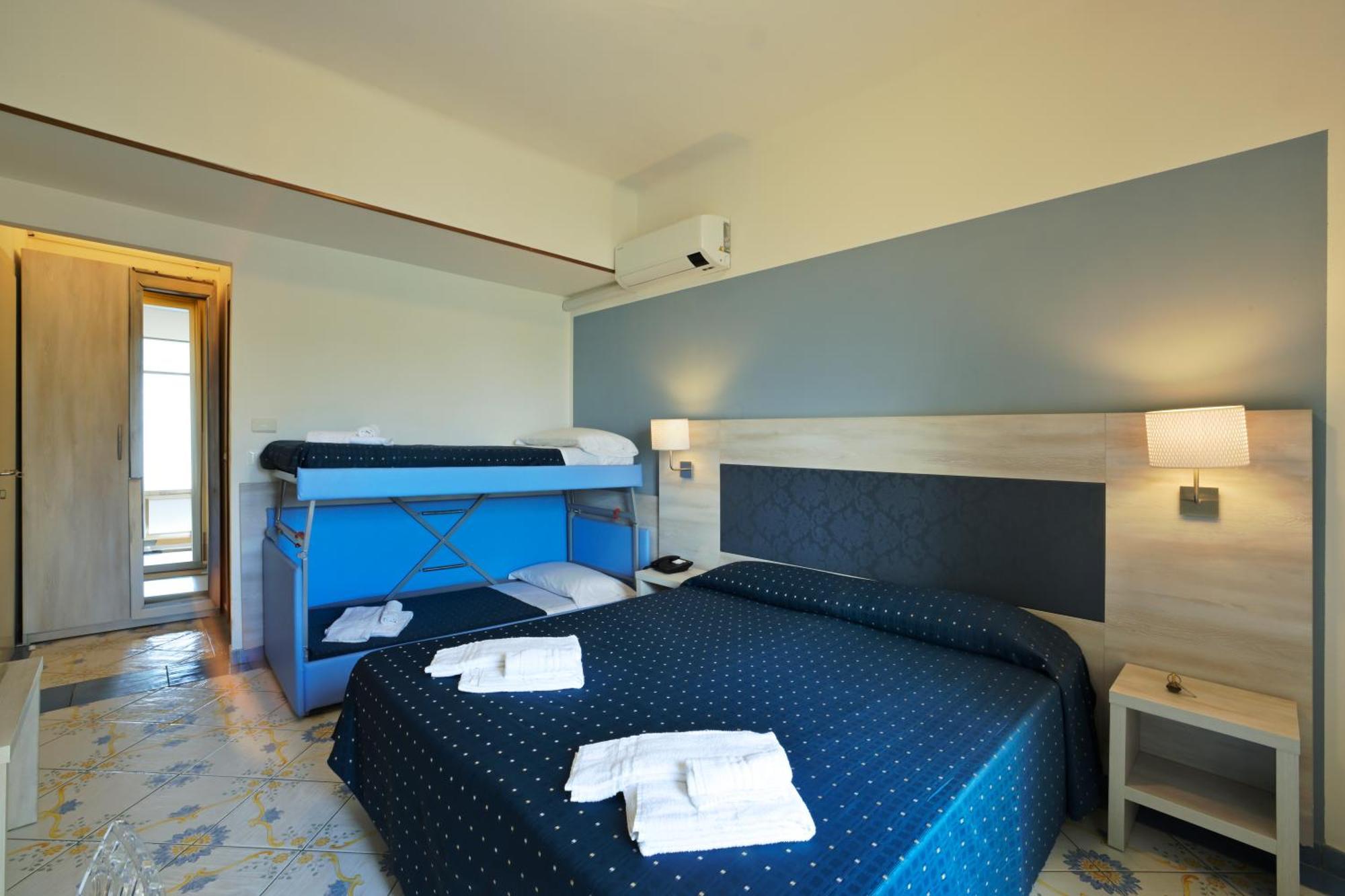 Hotel Delfino Laigueglia Dış mekan fotoğraf