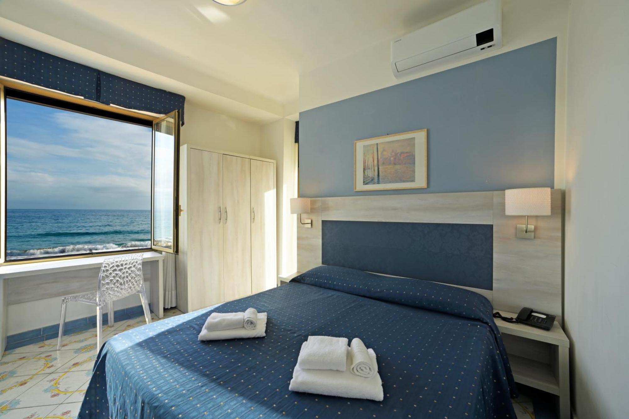 Hotel Delfino Laigueglia Dış mekan fotoğraf