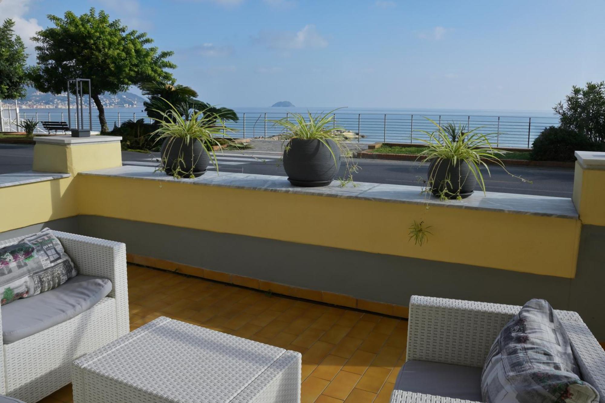 Hotel Delfino Laigueglia Dış mekan fotoğraf