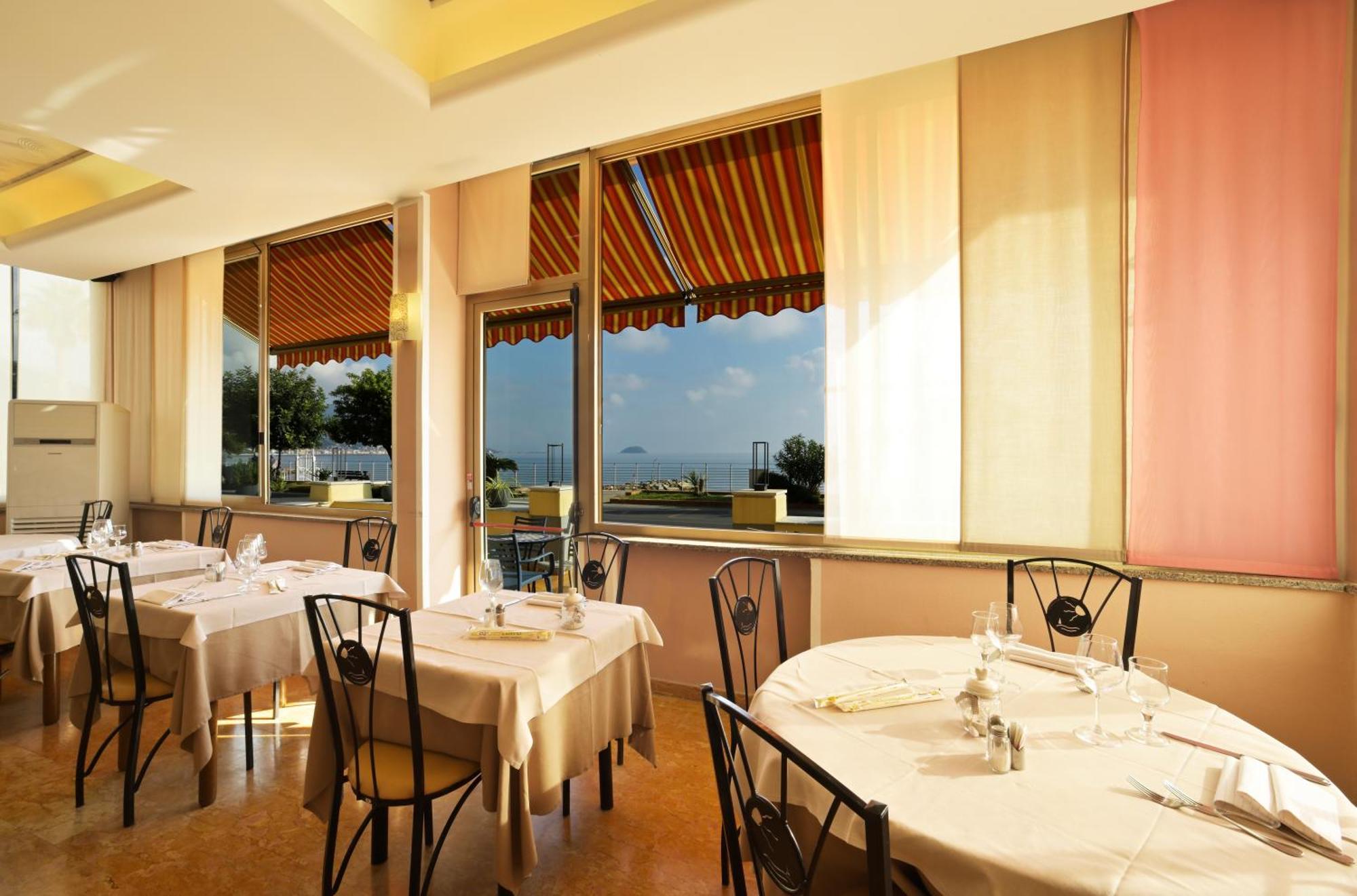 Hotel Delfino Laigueglia Dış mekan fotoğraf