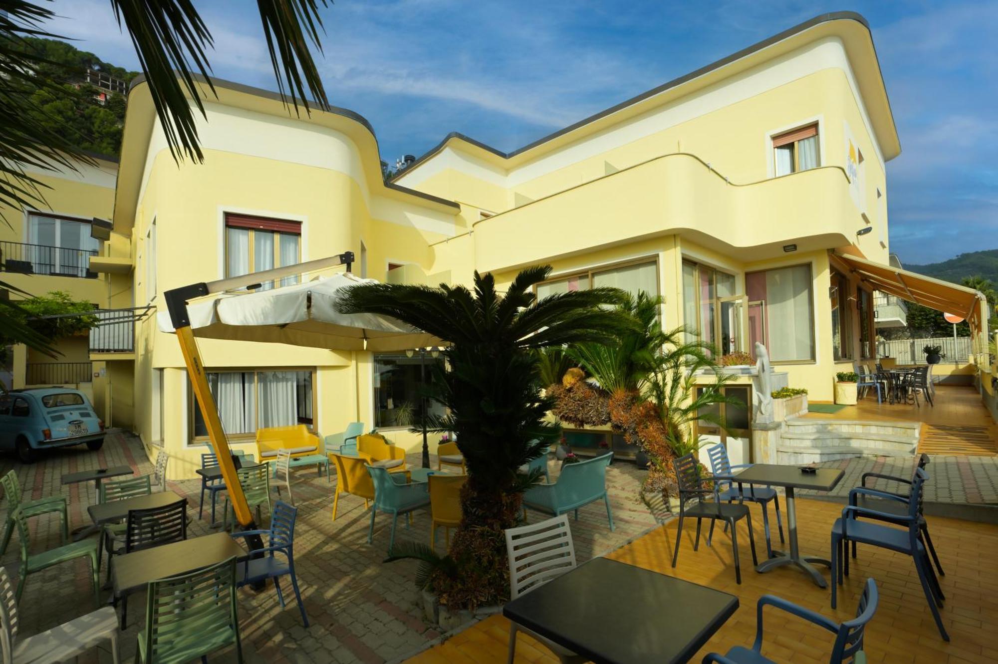 Hotel Delfino Laigueglia Dış mekan fotoğraf