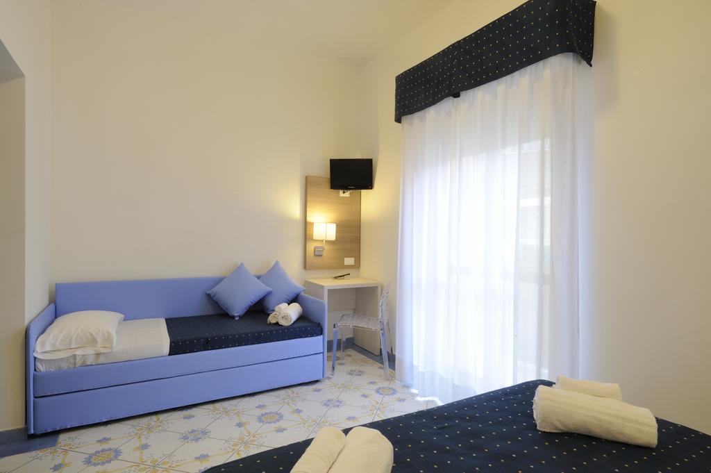 Hotel Delfino Laigueglia Dış mekan fotoğraf