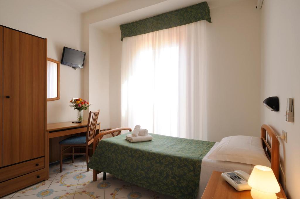 Hotel Delfino Laigueglia Oda fotoğraf