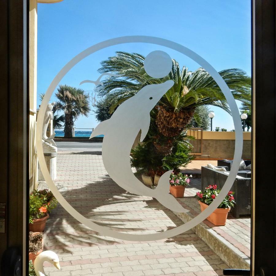 Hotel Delfino Laigueglia Dış mekan fotoğraf